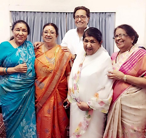 asha bhosle family photo