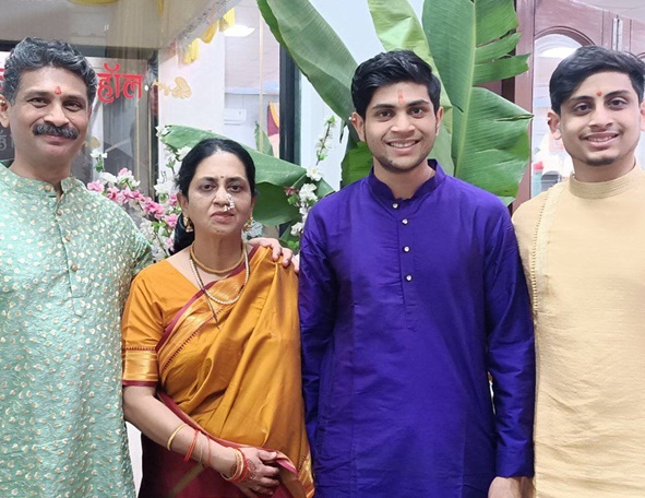Prasanna Vidyadhar Ketkar family photo