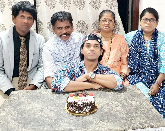 siddharth jadhav family photo