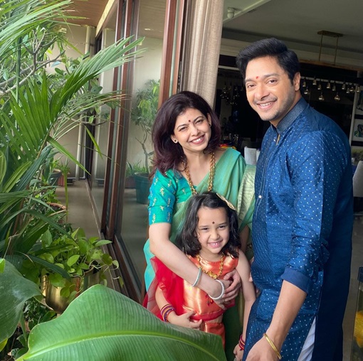 shreyas talpade family photo