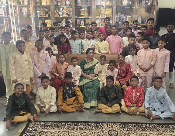 mamata sindhutai with sons