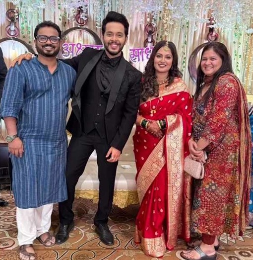 akshay kelkar and sadhna kakatkar wedding photos